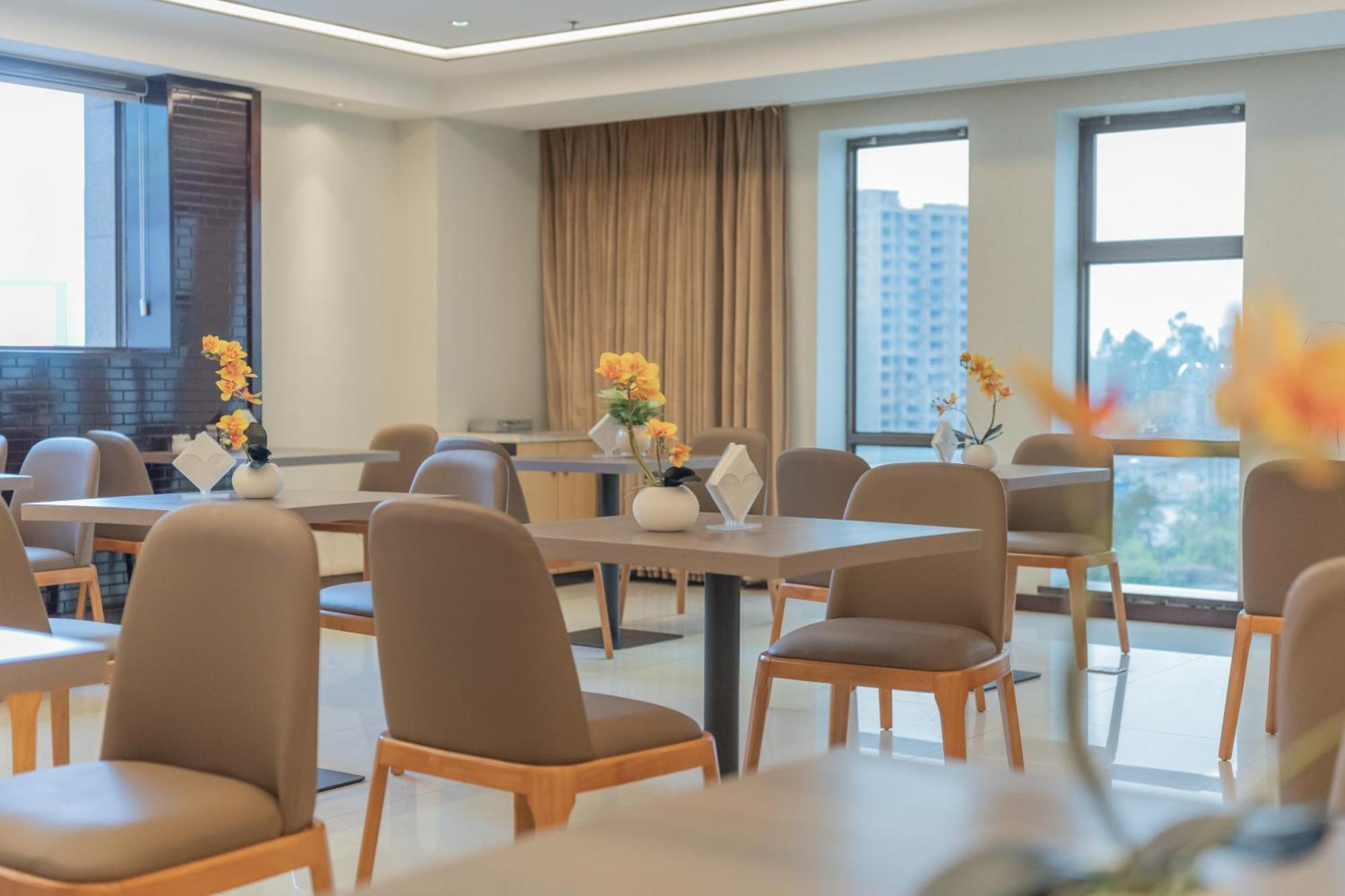 Jin-Tai Holiday Hotel Лешан Екстериор снимка
